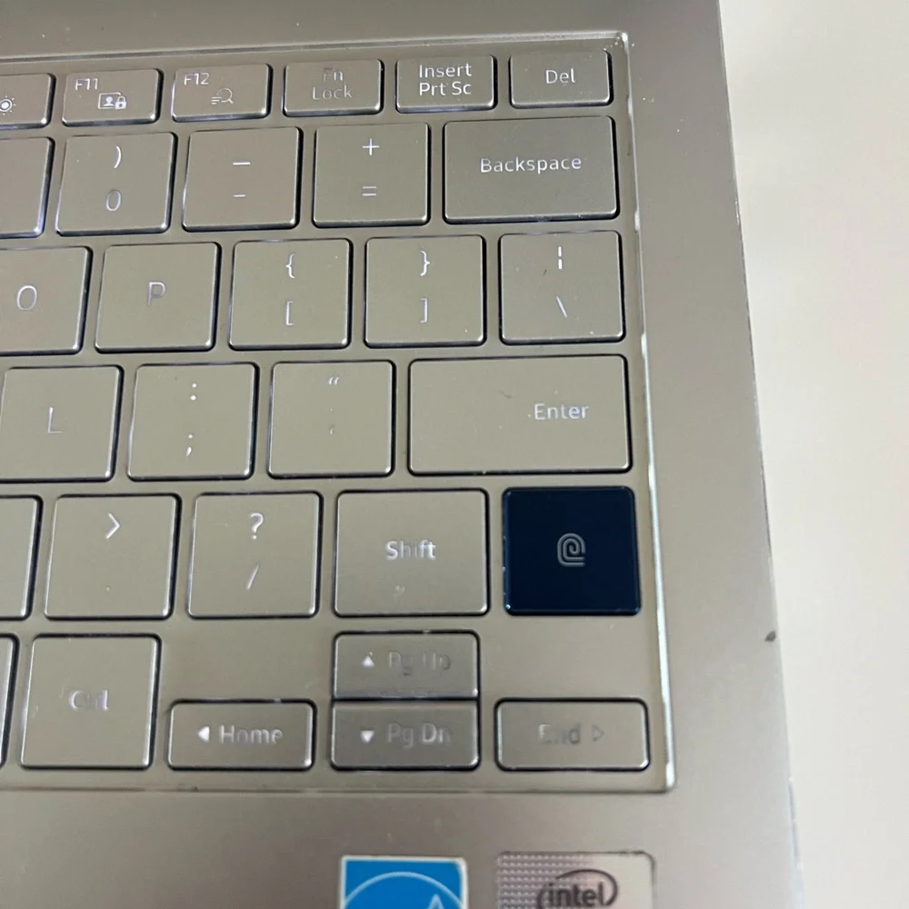 Samsung Galaxy Book Ion Intel Core i7 10th Gen.